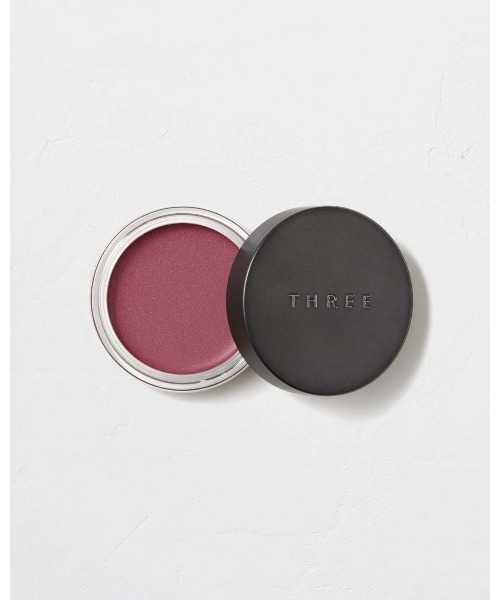 THREE（スリー）の「THREE グラムトーンカラーカスタード（アイシャドウ・レディース・02 SWEET EXPLORER/08 CIAO BELLA/01 ETERNAL EXPLORER/03 UNKNOWN PLEASURE/05 UNSEEN TREASURE/07 TENDER TRAVELLER/06 UNRIVALED SECRET/04 UNLIMITED TIME/09 GENTLE BLOOM/10 CLOUDED PETAL・FREE）」の9枚目の写真