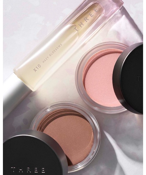 THREE（スリー）の「THREE グラムトーンカラーカスタード（アイシャドウ・レディース・02 SWEET EXPLORER/08 CIAO BELLA/01 ETERNAL EXPLORER/03 UNKNOWN PLEASURE/05 UNSEEN TREASURE/07 TENDER TRAVELLER/06 UNRIVALED SECRET/04 UNLIMITED TIME/09 GENTLE BLOOM/10 CLOUDED PETAL・FREE）」の14枚目の写真