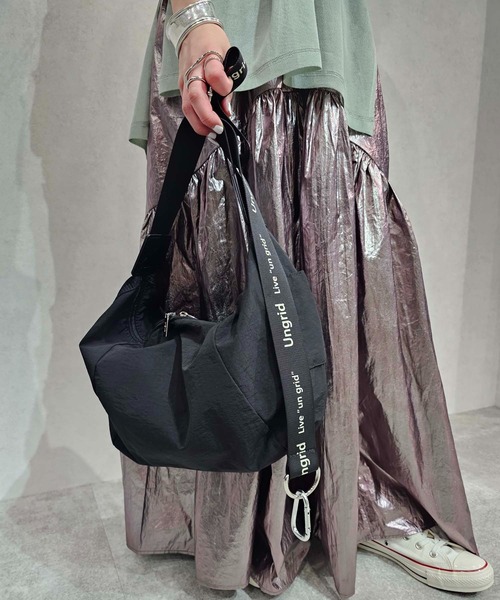 【Ungrid/アングリッド】牛革付属 軽量撥水ソフトナイロン 大容量ショルダーバッグ カラビナ キー収納ポケット付（ショルダーバッグ）｜Ungrid（アングリッド）