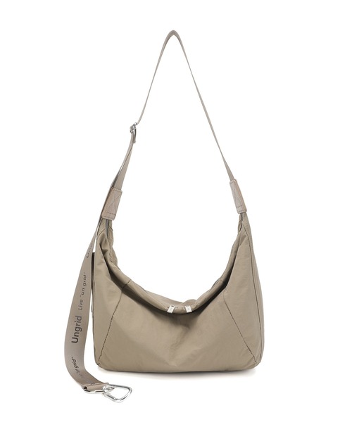 【Ungrid/アングリッド】牛革付属 軽量撥水ソフトナイロン 大容量ショルダーバッグ カラビナ キー収納ポケット付（ショルダーバッグ）｜Ungrid（アングリッド）