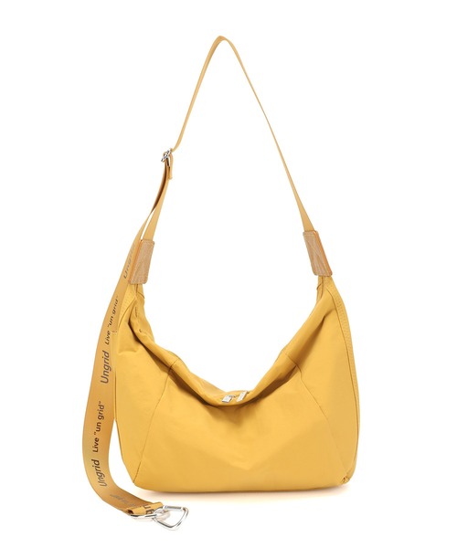 【Ungrid/アングリッド】牛革付属 軽量撥水ソフトナイロン 大容量ショルダーバッグ カラビナ キー収納ポケット付（ショルダーバッグ）｜Ungrid（アングリッド）