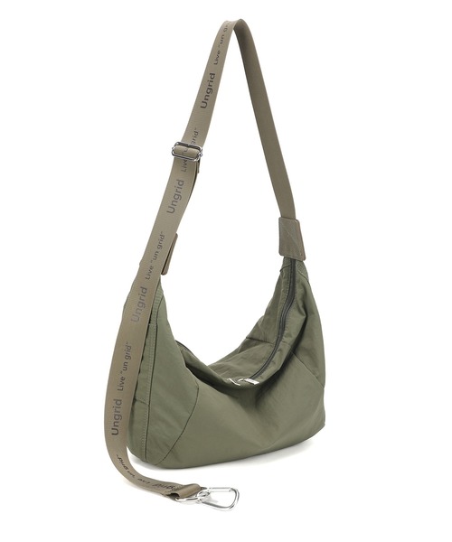 【Ungrid/アングリッド】牛革付属 軽量撥水ソフトナイロン 大容量ショルダーバッグ カラビナ キー収納ポケット付（ショルダーバッグ）｜Ungrid（アングリッド）