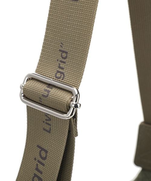 【Ungrid/アングリッド】牛革付属 軽量撥水ソフトナイロン 大容量ショルダーバッグ カラビナ キー収納ポケット付（ショルダーバッグ）｜Ungrid（アングリッド）