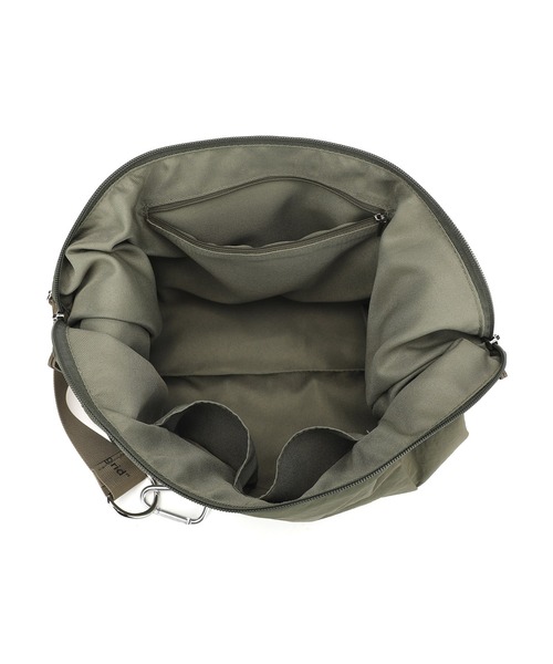 【Ungrid/アングリッド】牛革付属 軽量撥水ソフトナイロン 大容量ショルダーバッグ カラビナ キー収納ポケット付（ショルダーバッグ）｜Ungrid（アングリッド）