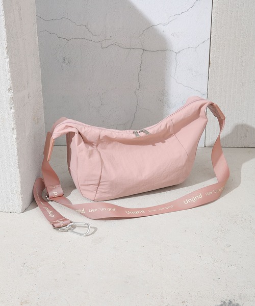 【Ungrid/アングリッド】牛革付属 軽量撥水ソフトナイロン 大容量ショルダーバッグ カラビナ キー収納ポケット付（ショルダーバッグ）｜Ungrid（アングリッド）