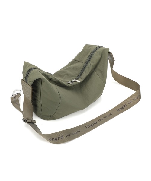 【Ungrid/アングリッド】牛革付属 軽量撥水ソフトナイロン 大容量ショルダーバッグ カラビナ キー収納ポケット付（ショルダーバッグ）｜Ungrid（アングリッド）