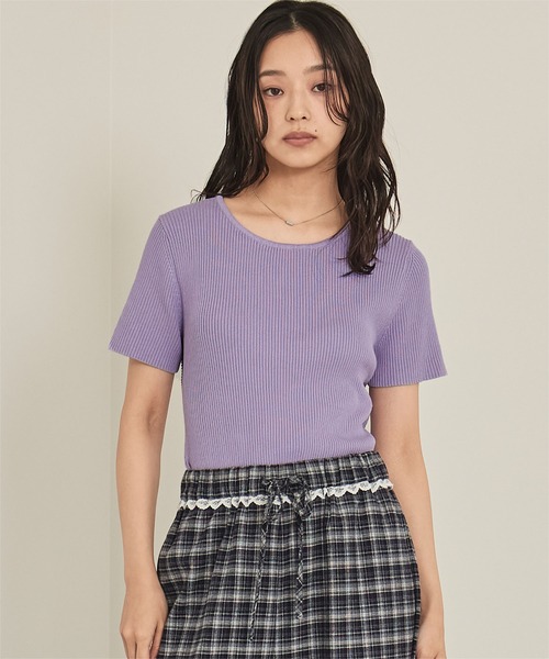 miette(ミエット)の「バックツイストリブニットトップス(ニット/セーター・レディース・オフホワイト/ブラック/パープル/レッド・FREE)」の4枚目の写真