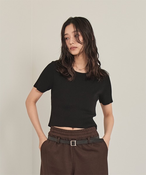 miette(ミエット)の「バックツイストリブニットトップス(ニット/セーター・レディース・オフホワイト/ブラック/パープル/レッド・FREE)」の18枚目の写真