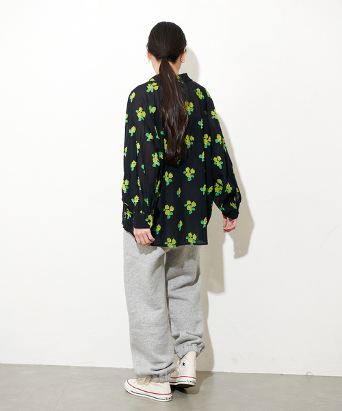 【美品】mii ミイ　ブラウス　シャツ　花柄 mii（ミー）の「【Mii / ミイ】 HAND WOVEN TUNIC：チュニックシャツ