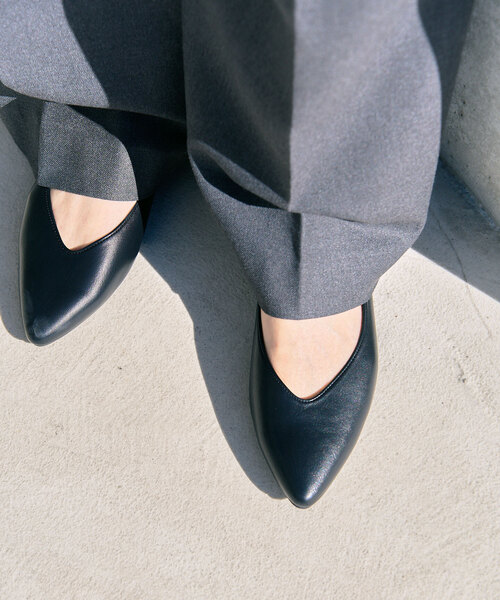 LE TALON(ルタロン)の「アーモンドプレーンフラット(その他シューズ・レディース・ブラック系その他/グレー/シルバー/アイボリー・22.5cm/23cm/24.5cm/24cm/23.5cm/22cm/25cm)」の3枚目の写真