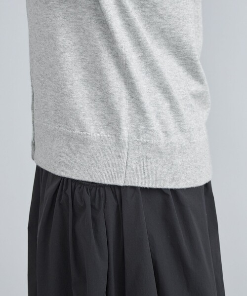 PENNEYS(ぺニーズ)の「PENNEYS(ぺニーズ)別注天竺ニットスナップカーディガン(グレー)(カーディガン/ボレロ・レディース・グレー・M/L)」の22枚目の写真
