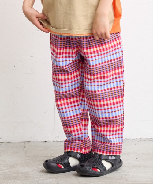 A BOND（アボンド）の「コットンタックイージーパンツ（90～150cm）（その他パンツ・キッズ・ブラック/イエロー/チャコール/ピンク/レッド/グレー/ブルー/レッド系その他/グリーン系その他/エメラルド/オフホワイト・110/100/90/120/150/140/130）」の11枚目の写真