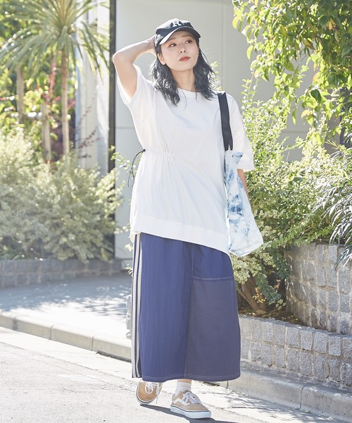 CUBE SUGAR(キューブシュガー)の「OE天竺カットソードロストバックプリントTシャツ(Tシャツ/カットソー・レディース・イエロー/スミクロ/ホワイト/サックスブルー・M)」の5枚目の写真
