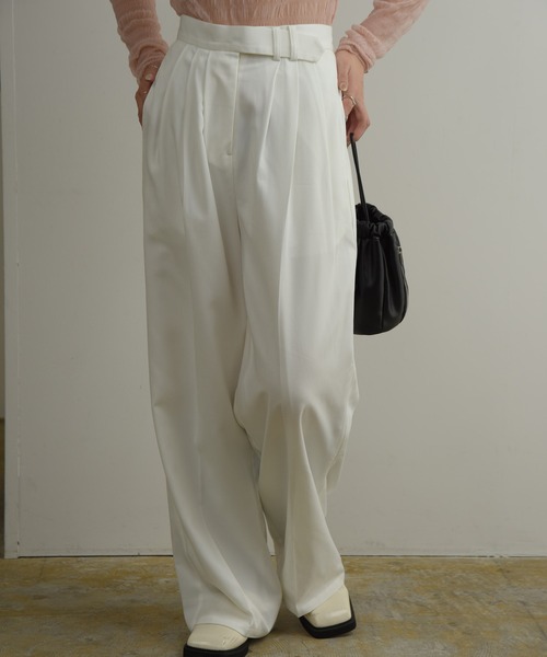 Amiur(エミレ)の「belt design tuck wide pants / ベルトデザインタックワイドパンツ(スラックス・レディース・ブラック/アイボリー/グレー・FREE)」の6枚目の写真