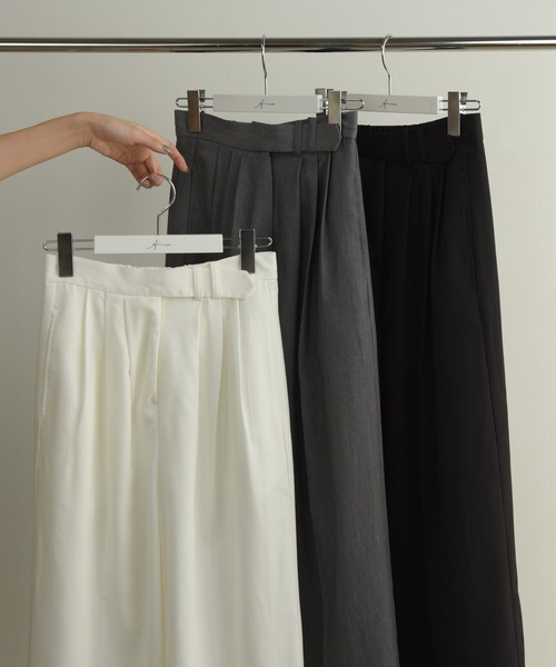 Amiur(エミレ)の「belt design tuck wide pants / ベルトデザインタックワイドパンツ(スラックス・レディース・ブラック/アイボリー/グレー・FREE)」の12枚目の写真