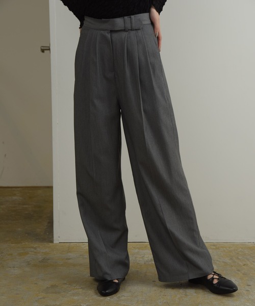 Amiur(エミレ)の「belt design tuck wide pants / ベルトデザインタックワイドパンツ(スラックス・レディース・ブラック/アイボリー/グレー・FREE)」の9枚目の写真