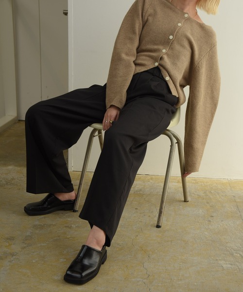 Amiur(エミレ)の「belt design tuck wide pants / ベルトデザインタックワイドパンツ(スラックス・レディース・ブラック/アイボリー/グレー・FREE)」の11枚目の写真