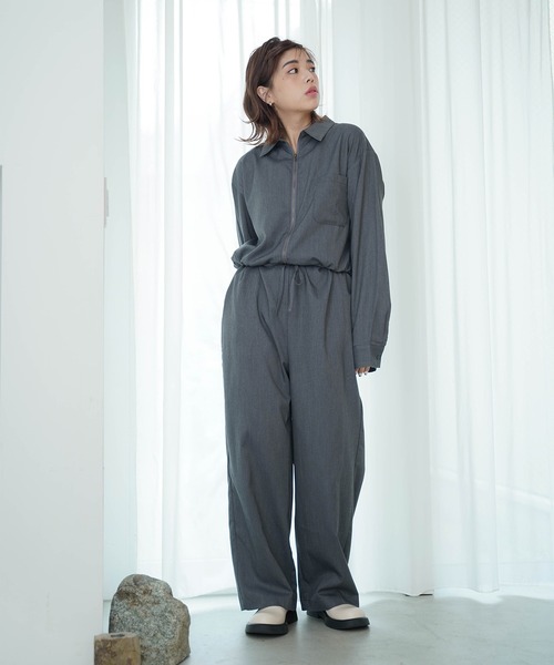 mimi toujours(ミミトゥジュール)の「ワイド ジャンプスーツ mimi toujours×itsPeachi(ワンピース・レディース・ブルーグレー/チャコール・M)」の1枚目の写真