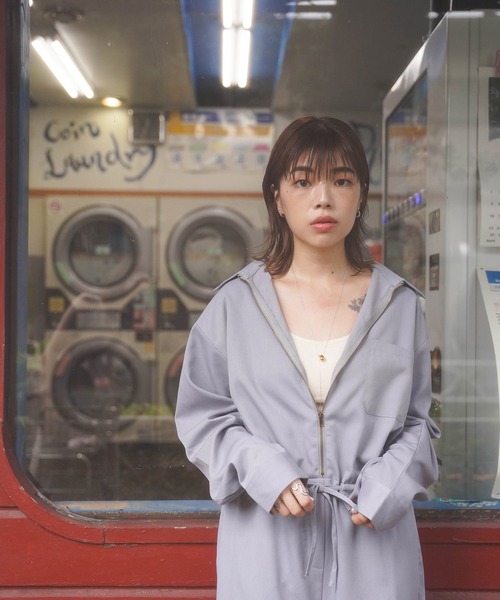 mimi toujours(ミミトゥジュール)の「ワイド ジャンプスーツ mimi toujours×itsPeachi(ワンピース・レディース・ブルーグレー/チャコール・M)」の3枚目の写真