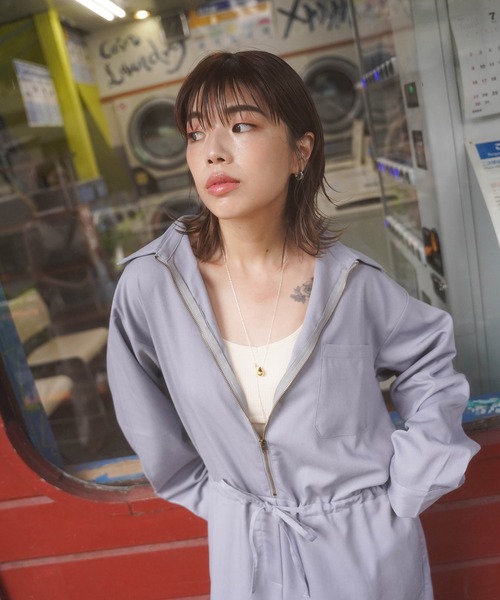 mimi toujours(ミミトゥジュール)の「ワイド ジャンプスーツ mimi toujours×itsPeachi(ワンピース・レディース・ブルーグレー/チャコール・M)」の4枚目の写真