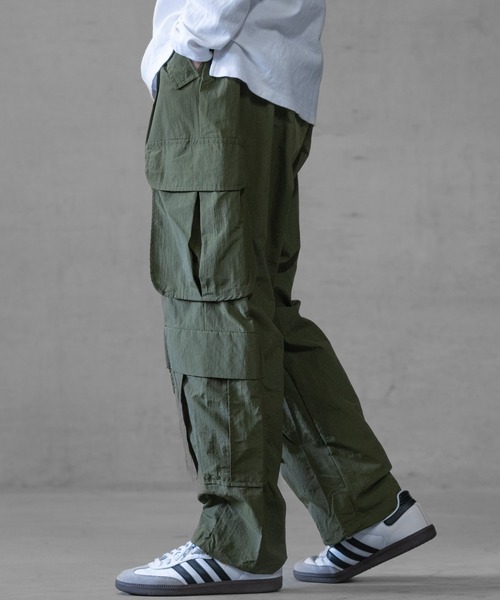 JOHN'S CLOSET（ジョンズクローゼット）の「【i】ナイロンワッシャー 4pocket  ワイドカーゴパンツ（カーゴパンツ・メンズ・ホワイト/ブラック/カーキ・MEDIUM/LARGE/X-LARGE）」の17枚目の写真