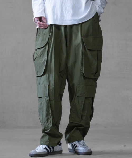 JOHN'S CLOSET（ジョンズクローゼット）の「【i】ナイロンワッシャー 4pocket  ワイドカーゴパンツ（カーゴパンツ・メンズ・ホワイト/ブラック/カーキ・MEDIUM/LARGE/X-LARGE）」の16枚目の写真