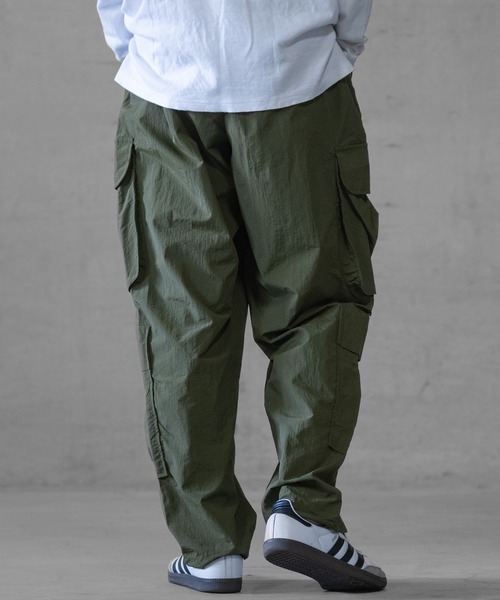 JOHN'S CLOSET（ジョンズクローゼット）の「【i】ナイロンワッシャー 4pocket  ワイドカーゴパンツ（カーゴパンツ・メンズ・ホワイト/ブラック/カーキ・MEDIUM/LARGE/X-LARGE）」の18枚目の写真