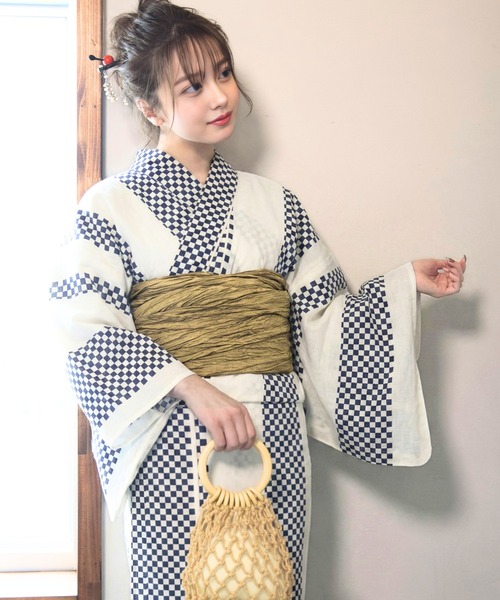 CELEN（セレン）の「【1人で着られる浴衣4点セット】浴衣・兵児帯・腰紐2本《夏麗し浴衣》（浴衣・レディース・その他3/その他12/その他4/その他7/その他9/その他6/その他8/その他10/その他1/その他2/その他5/その他11/ホワイト系1/イエロー系/グレー系1/グレー系2/アイボリー系/グレー系3/ブラウン系1/ブラウン系2/ネイビー系/ホワイト系2/ホワイト系3・FREE）」の2枚目の写真