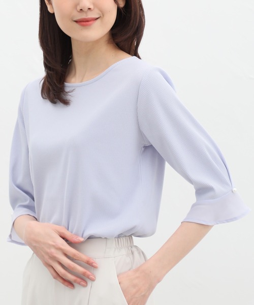 Honeys(ハニーズ)の「袖口パール付きトップス(Tシャツ/カットソー・レディース・アイボリー/ブラック/サックスブルー/ラベンダー・S/M/L/LL)」の4枚目の写真