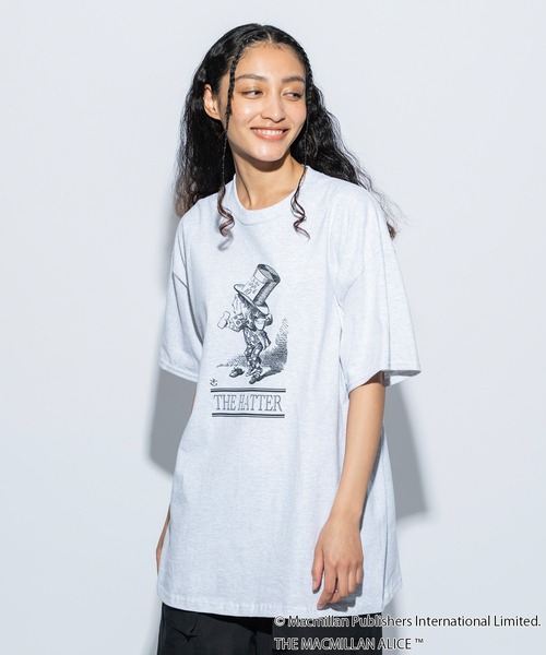 re_k by JUNRED（レクバイジュンレッド）の「マクミラン・アリスコラボ / アートワーク半袖Tee（Tシャツ/カットソー・メンズ・ライトグレー/グレー系その他/グレー・L/M/S）」の10枚目の写真