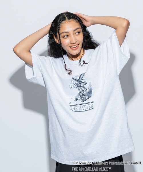 re_k by JUNRED（レクバイジュンレッド）の「マクミラン・アリスコラボ / アートワーク半袖Tee（Tシャツ/カットソー・メンズ・ライトグレー/グレー系その他/グレー・L/M/S）」の11枚目の写真