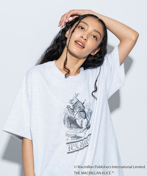 re_k by JUNRED（レクバイジュンレッド）の「マクミラン・アリスコラボ / アートワーク半袖Tee（Tシャツ/カットソー・メンズ・ライトグレー/グレー系その他/グレー・L/M/S）」の12枚目の写真