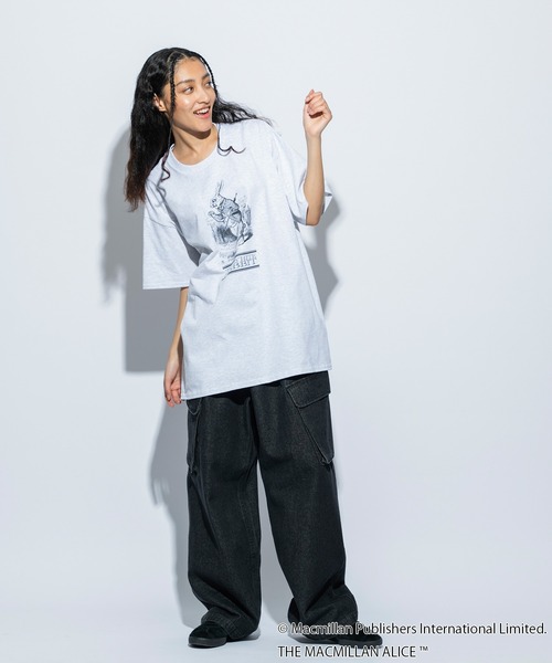 re_k by JUNRED（レクバイジュンレッド）の「マクミラン・アリスコラボ / アートワーク半袖Tee（Tシャツ/カットソー・メンズ・ライトグレー/グレー系その他/グレー・L/M/S）」の21枚目の写真