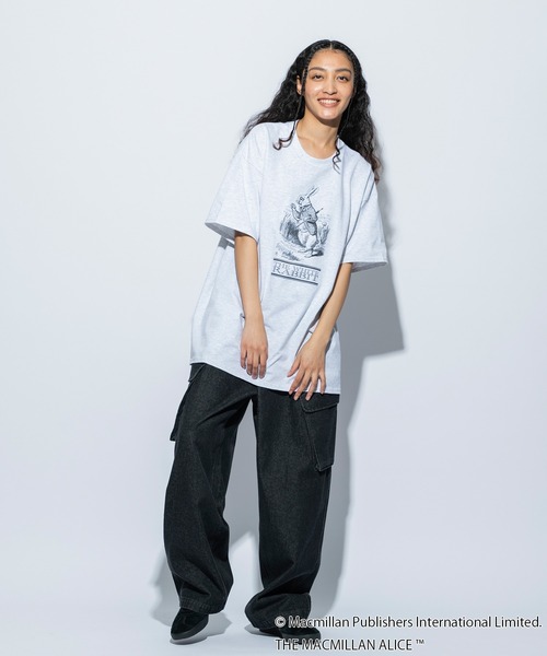 re_k by JUNRED（レクバイジュンレッド）の「マクミラン・アリスコラボ / アートワーク半袖Tee（Tシャツ/カットソー・メンズ・ライトグレー/グレー系その他/グレー・L/M/S）」の22枚目の写真