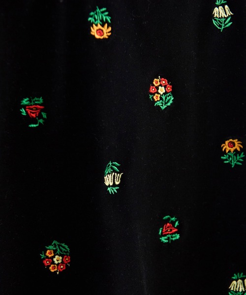 CHILD WOMAN（チャイルドウーマン）の「ベロアカラフル刺繍 キャミブラウス（キャミソール・レディース・ブラック・FREE）」の16枚目の写真