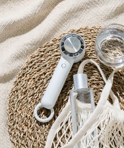 MARK'S(マークス)の「ペルチェ冷却機能ハンディファン カラビナ付(生活家電・レディース・ホワイト/ブルー/ピンク・FREE)」の1枚目の写真