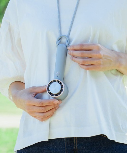 MARK'S(マークス)の「ペルチェ冷却機能ハンディファン カラビナ付(生活家電・レディース・ホワイト/ブルー/ピンク・FREE)」の2枚目の写真