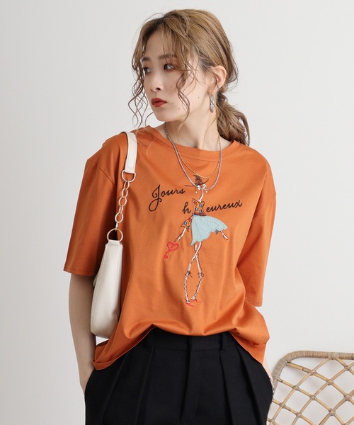 BRODIAEA(ブローディア)の「BRODIAEA シルケットコットン加工 刺繍Tシャツ(Tシャツ/カットソー・レディース・ダークグリーン/ネイビー/キャメル/レンガ/オフホワイト・40)」の2枚目の写真