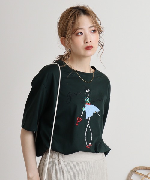 BRODIAEA(ブローディア)の「BRODIAEA シルケットコットン加工 刺繍Tシャツ(Tシャツ/カットソー・レディース・ダークグリーン/ネイビー/キャメル/レンガ/オフホワイト・40)」の4枚目の写真