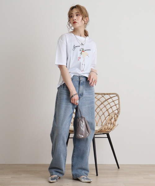 BRODIAEA(ブローディア)の「BRODIAEA シルケットコットン加工 刺繍Tシャツ(Tシャツ/カットソー・レディース・ダークグリーン/ネイビー/キャメル/レンガ/オフホワイト・40)」の9枚目の写真