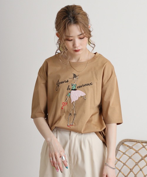 BRODIAEA(ブローディア)の「BRODIAEA シルケットコットン加工 刺繍Tシャツ(Tシャツ/カットソー・レディース・ダークグリーン/ネイビー/キャメル/レンガ/オフホワイト・40)」の21枚目の写真