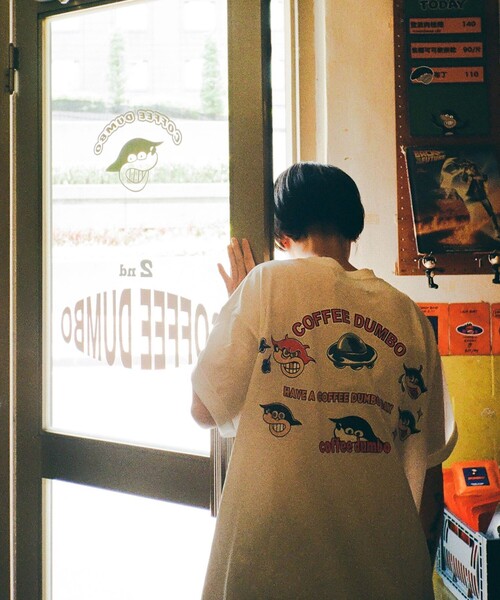 FREAK'S STORE（フリークスストア）の「COFFEE DUMBO/コーヒー ダンボ UFO TEE/ユーフォー Tシャツ/バックプリント（Tシャツ/カットソー・メンズ・ブラック/グレー/オフホワイト・MEDIUM/LARGE/X-LARGE）」の8枚目の写真