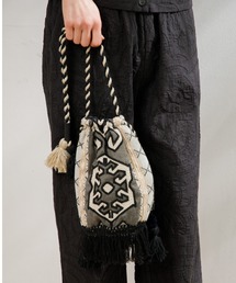 AMERICAN RAG CIE（アメリカンラグシー）の「LEIN 幾何学柄刺繍