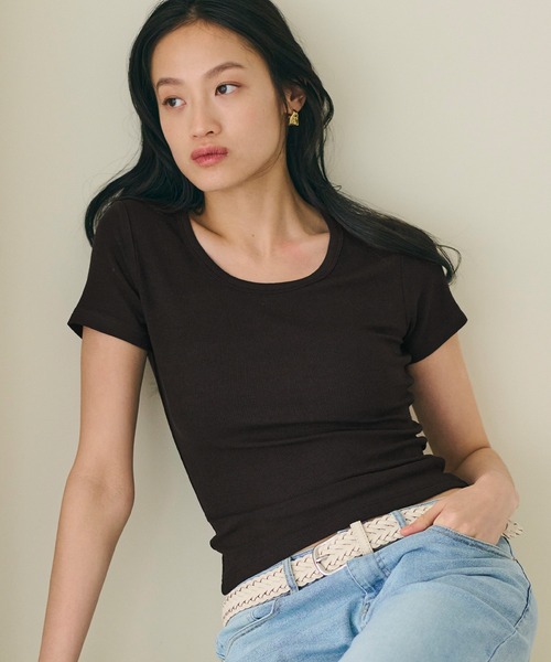 coca（coca）（コカ）の「＼新色登場！／とろみリブUネックTシャツ（Tシャツ/カットソー・レディース・ホワイト/ブラック/グレー/ライトベージュ/チャコール/ブラウン・M/L/S）」の5枚目の写真