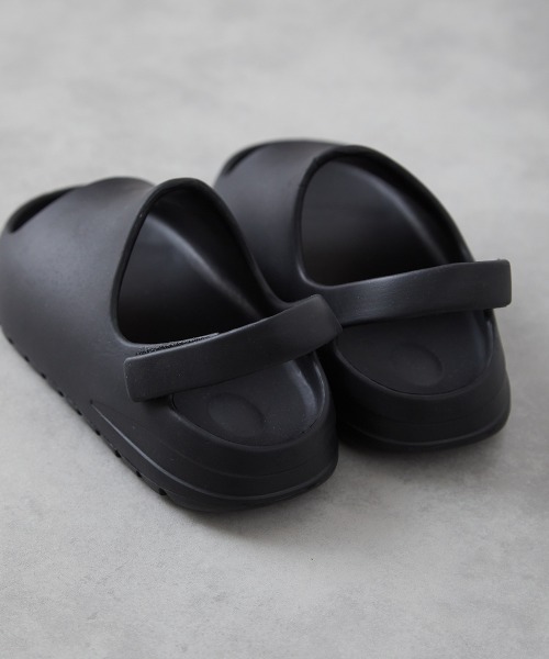 riziere(リジェール)の「プラットフォームサンダル(サンダル・キッズ・ライトベージュ/ブラック・15cm/16cm/17cm/18cm/19cm)」の19枚目の写真