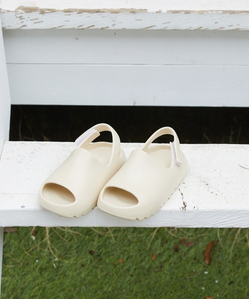 riziere(リジェール)の「プラットフォームサンダル(サンダル・キッズ・ライトベージュ/ブラック・15cm/16cm/17cm/18cm/19cm)」の5枚目の写真