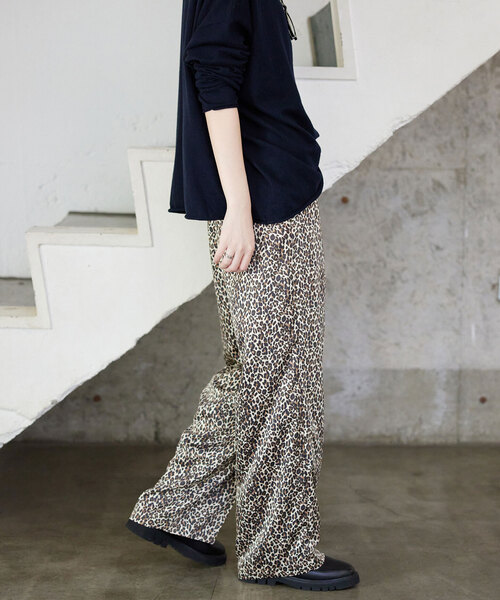 SLOBE IENA(スローブイエナ)の「プリントサテンイージーパンツ(その他パンツ・レディース・キャメル/ブラック・FREE)」の21枚目の写真