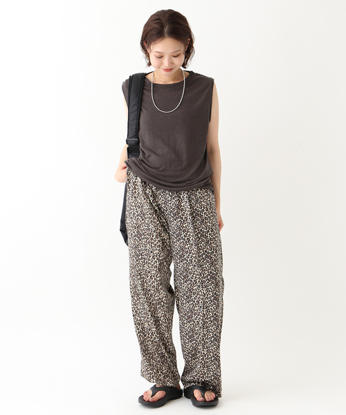 SLOBE IENA(スローブイエナ)の「プリントサテンイージーパンツ(その他パンツ・レディース・キャメル/ブラック・FREE)」の17枚目の写真