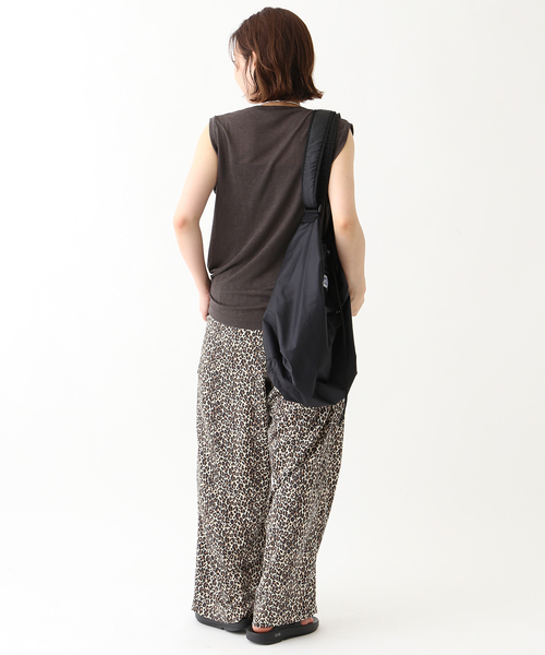 SLOBE IENA(スローブイエナ)の「プリントサテンイージーパンツ(その他パンツ・レディース・キャメル/ブラック・FREE)」の15枚目の写真