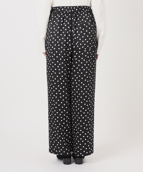 SLOBE IENA(スローブイエナ)の「プリントサテンイージーパンツ(その他パンツ・レディース・キャメル/ブラック・FREE)」の9枚目の写真